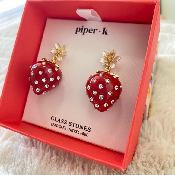 Red Strawberry Flower Earrings with Glass Stones and Gold Accents New - Picture 7 of 8